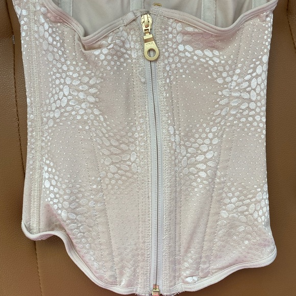 Cali Curves Waist Trainer - Picture 5 of 5